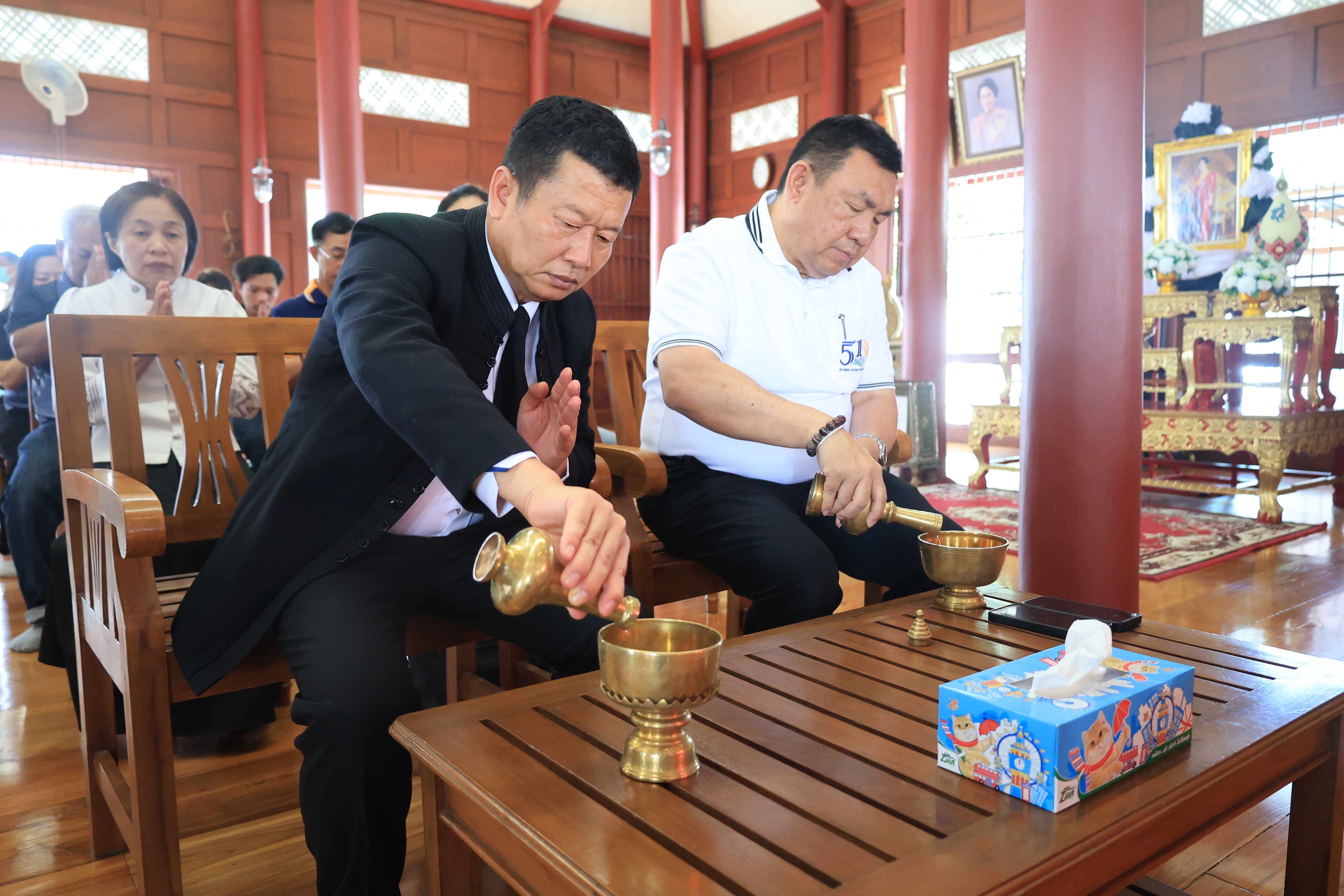 title - เลขาธิการ ส.ป.ก. เป็นประธานในพิธีทำบุญถวายสังฆทานอุทิศส่วนให้พี่น้องช่างสำรวจผู้ล่วงลับ ประจำปี 2569 